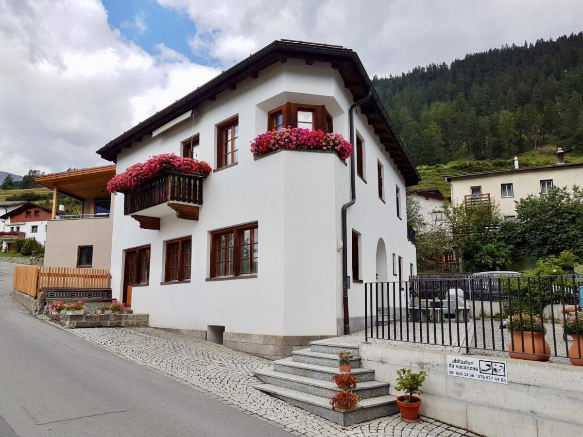 Chasa Nogler - Ferienwohnung Ramosch Exterior foto