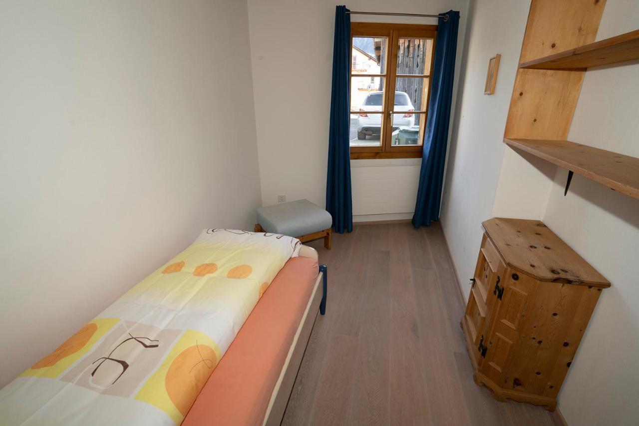 Chasa Nogler - Ferienwohnung Ramosch Exterior foto